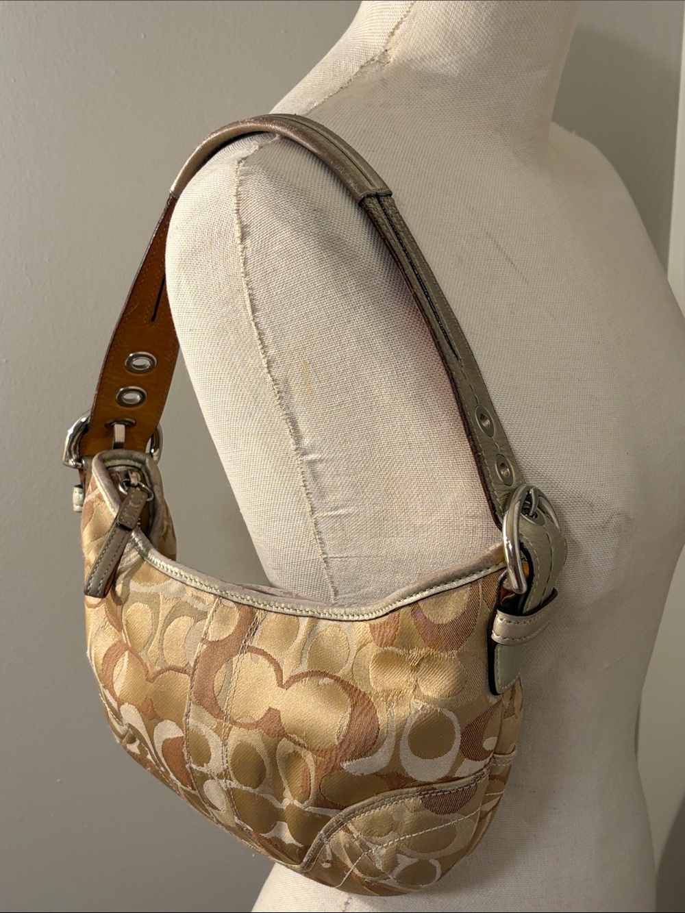 Vintage Y2K Coach Optic Signature C Gold & Tan Hobo Shoulder Bag Buckle
